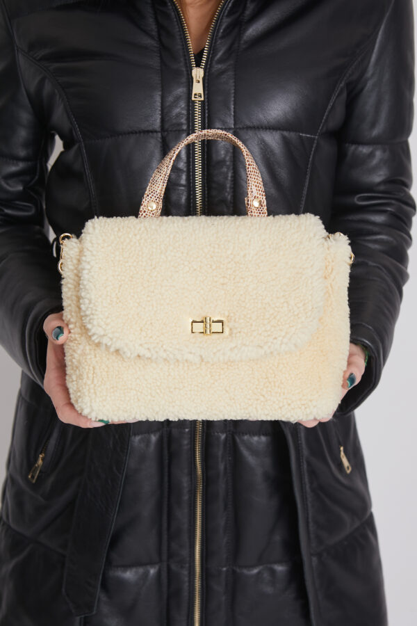 24/25 Mini bag in shearling crema